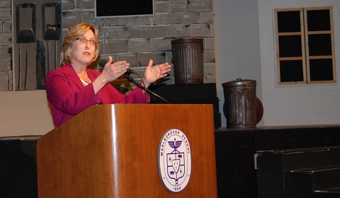 Mayoral Candidate Wendy Greuel speaks to students in Caswell Hall, cataloguing her successes in order to encourge girls to venture into the political sphere. Photo by Alex ’14