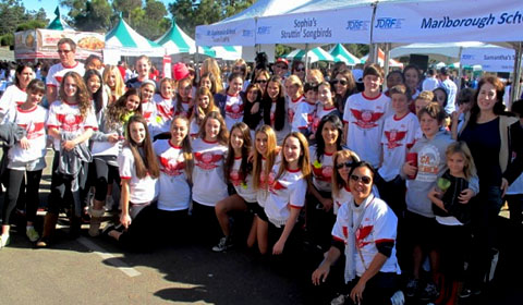 Sophia '18 and Anna '15 pose with the rest of their team members during the 2012 Juvenile Diabetes Walk. Photo by SOMEONE.