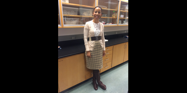 Dr. Charles went for a look with some fall vibes. She paired a white lace top with a printed skirt, and added a sweater, boots and stud earrings - perfect for fall. Dr. Charles’s style tip: “Look for inspiration in the season.”