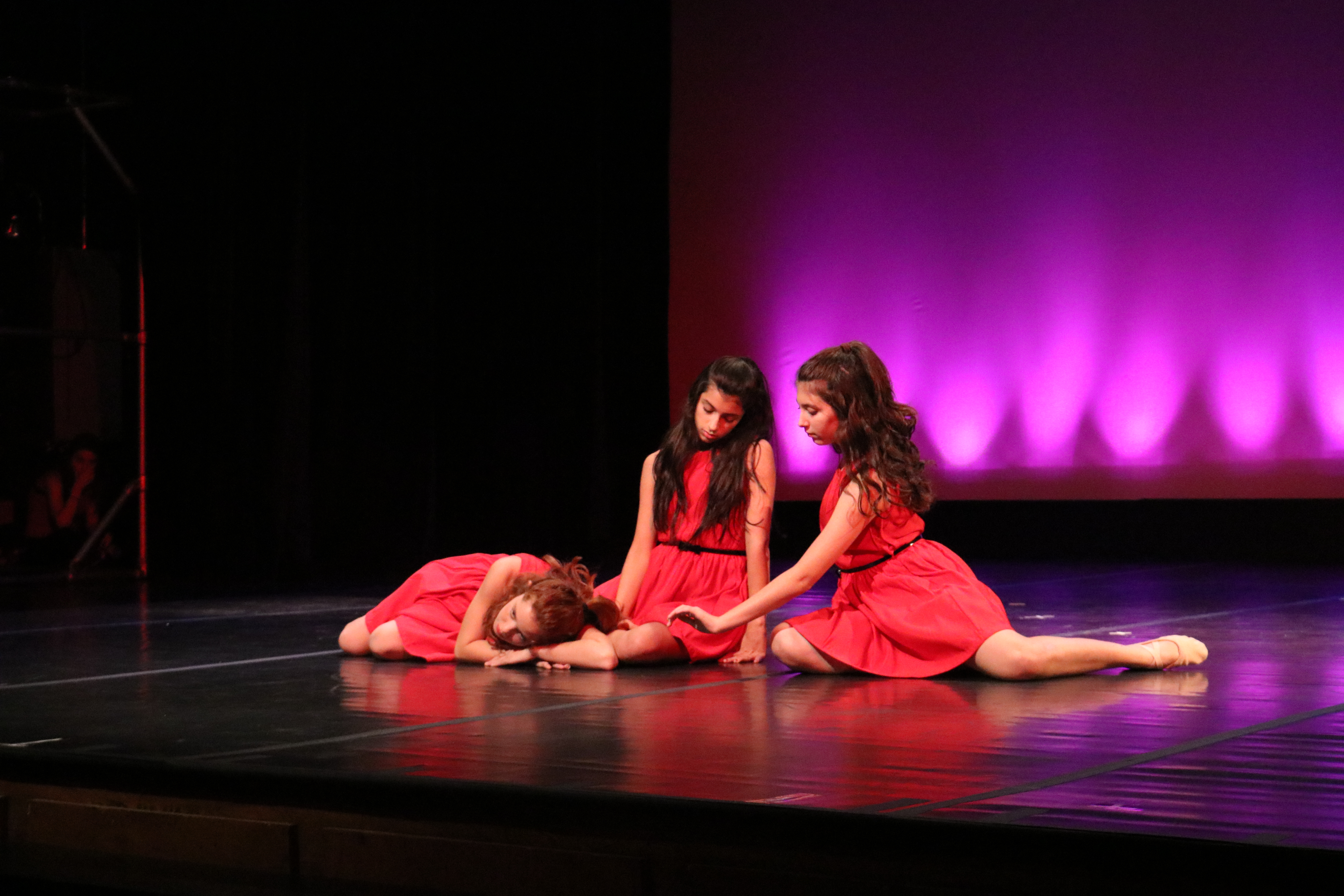 Izzy Kessner ’22, Dani Cohen ’22 and Dani Winkler ’22 perform a contemporary dance.